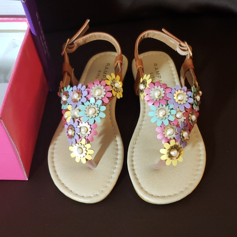 ADORABLE flower sandals for girls